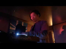 ギャラリービューア12月1日｜MTM x Time Out Tokyo Series: Tokyo Music Loungeに読み込んでビデオを見る
